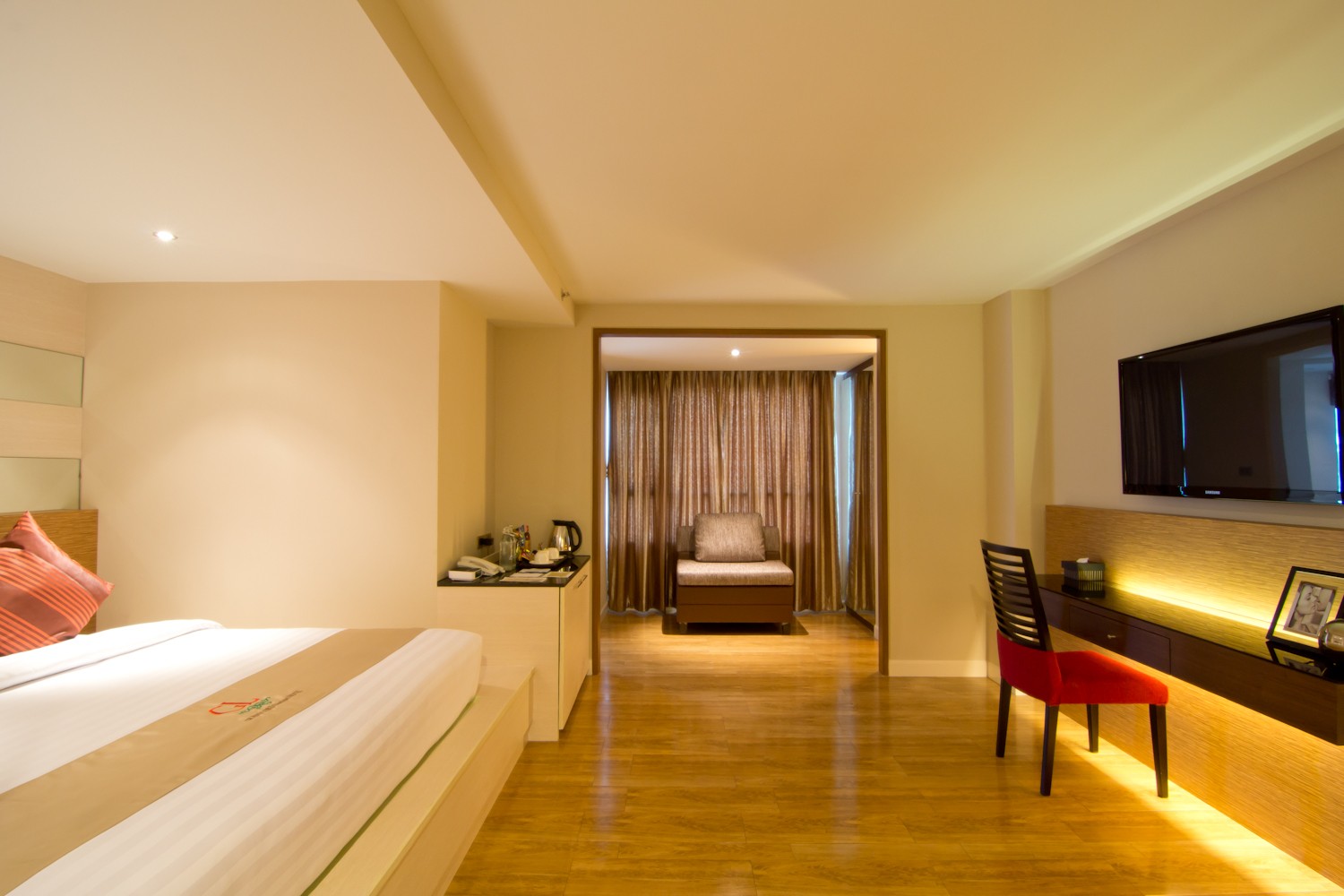 Deluxe corner room